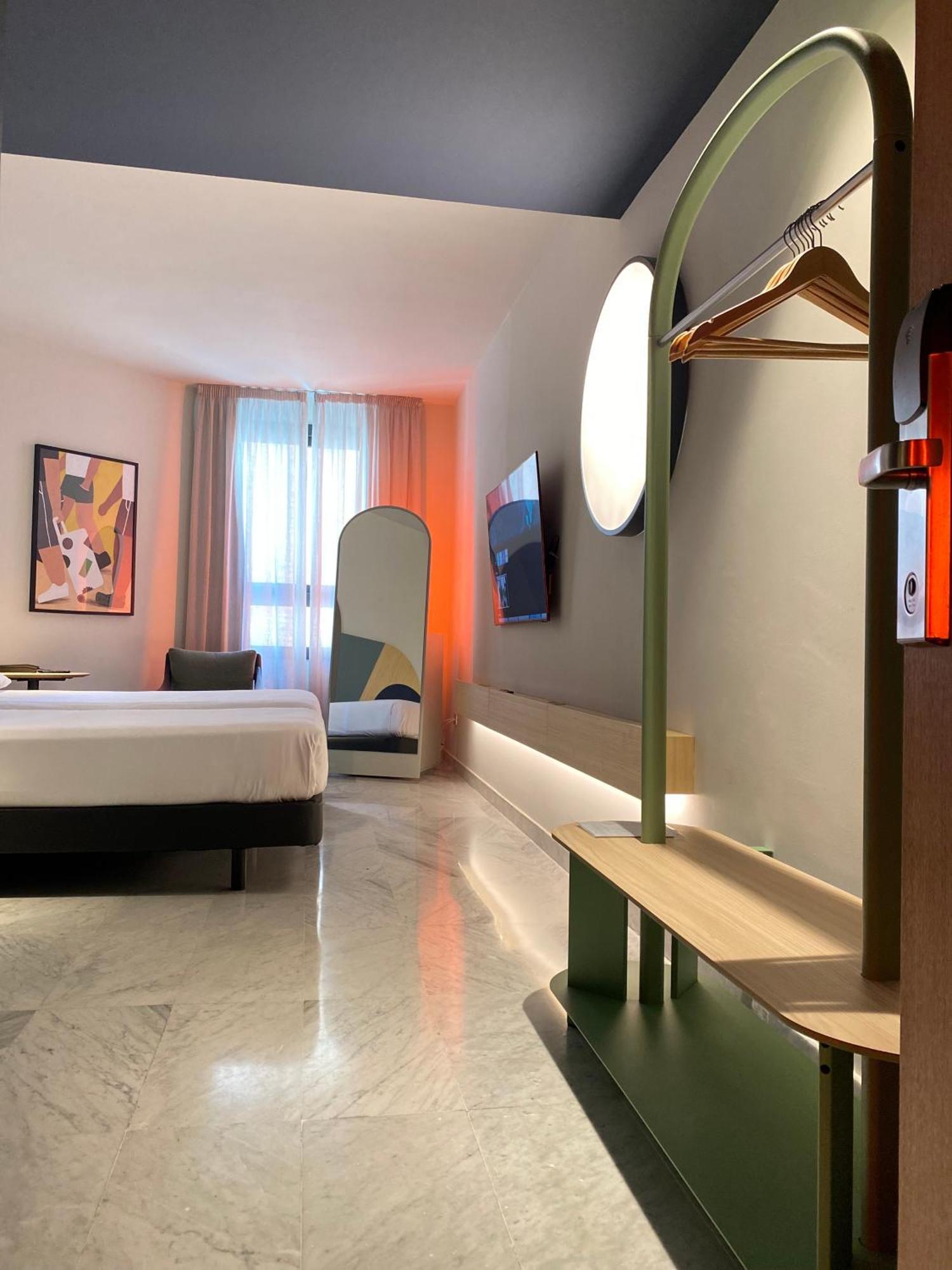 Onix Fira Hotel Барселона Екстериор снимка