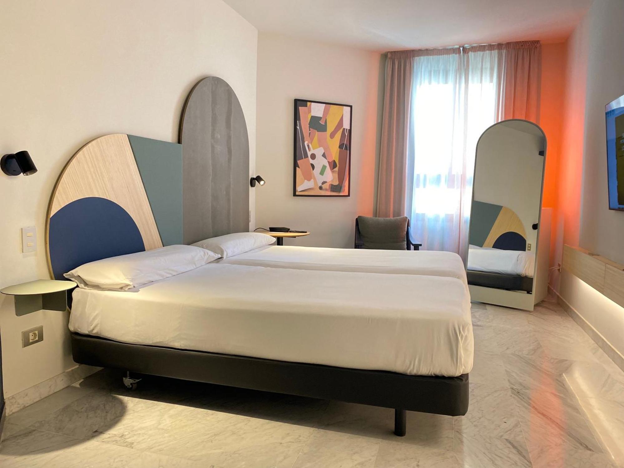 Onix Fira Hotel Барселона Екстериор снимка